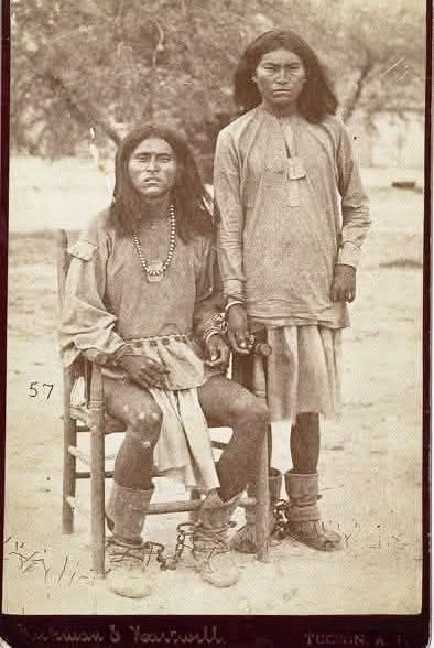 natives_soul's tweet photo. Apache prisoners. Photo by Buehman and Hartwell, Tucson, Ariz. Territory; 1880s.
May we never forget their stories and the enduring strength of the Apache people.
#Apache #Ndee #ApacheHistory #IndigenousHistory #AmericanIndianHistory #ArizonaHistory #HistoricalPhoto https://t.co/40ATqggsKC