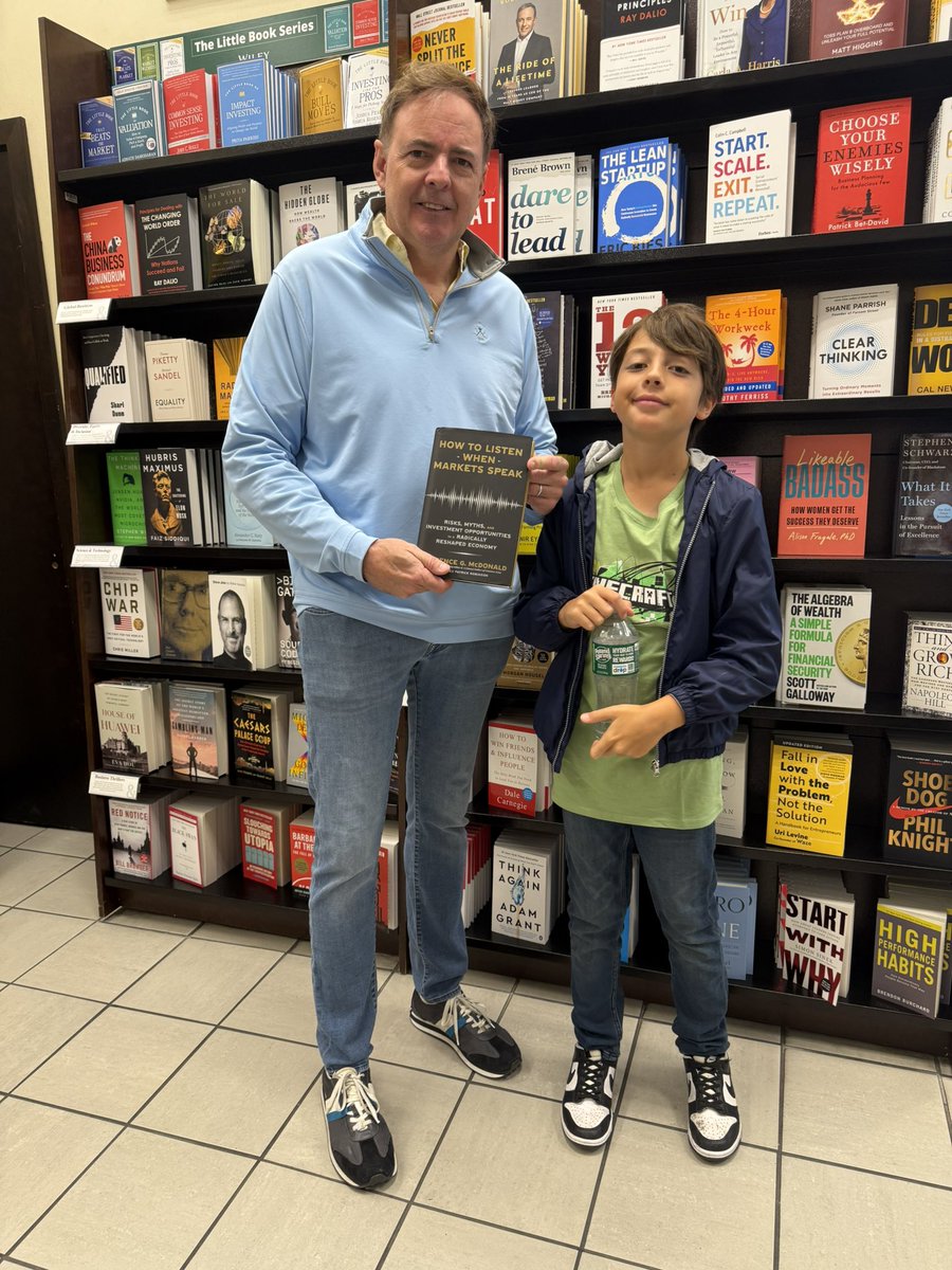 Special thanks to Barnes and Noble on 5th Ave for hosting us, #1 across the finance space this week. 

#Gratitude