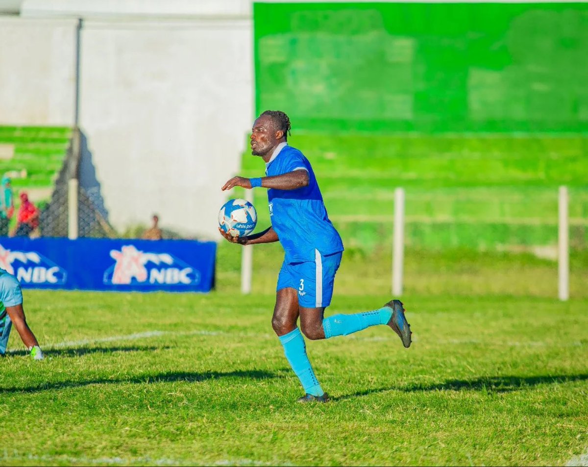 Huyu Jamaa Jonathan Sowah anaweza Kuwa top scorer this season 

Amecheza mechi 12 tu ameshafunga bao 11. Leo dhidi ya Tabora United ameweka 2

Yanga Africa wana solve shida ya mmaliziaji mzuri wa nafasi hapa ✅