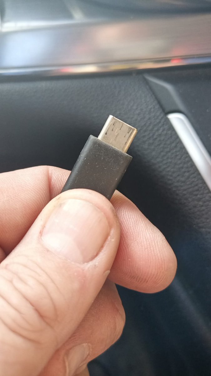 Välfärdsproblemet 

1. Klippt naglarna
2. Måste ladda mobilen
3. Får inte upp batteriluckan