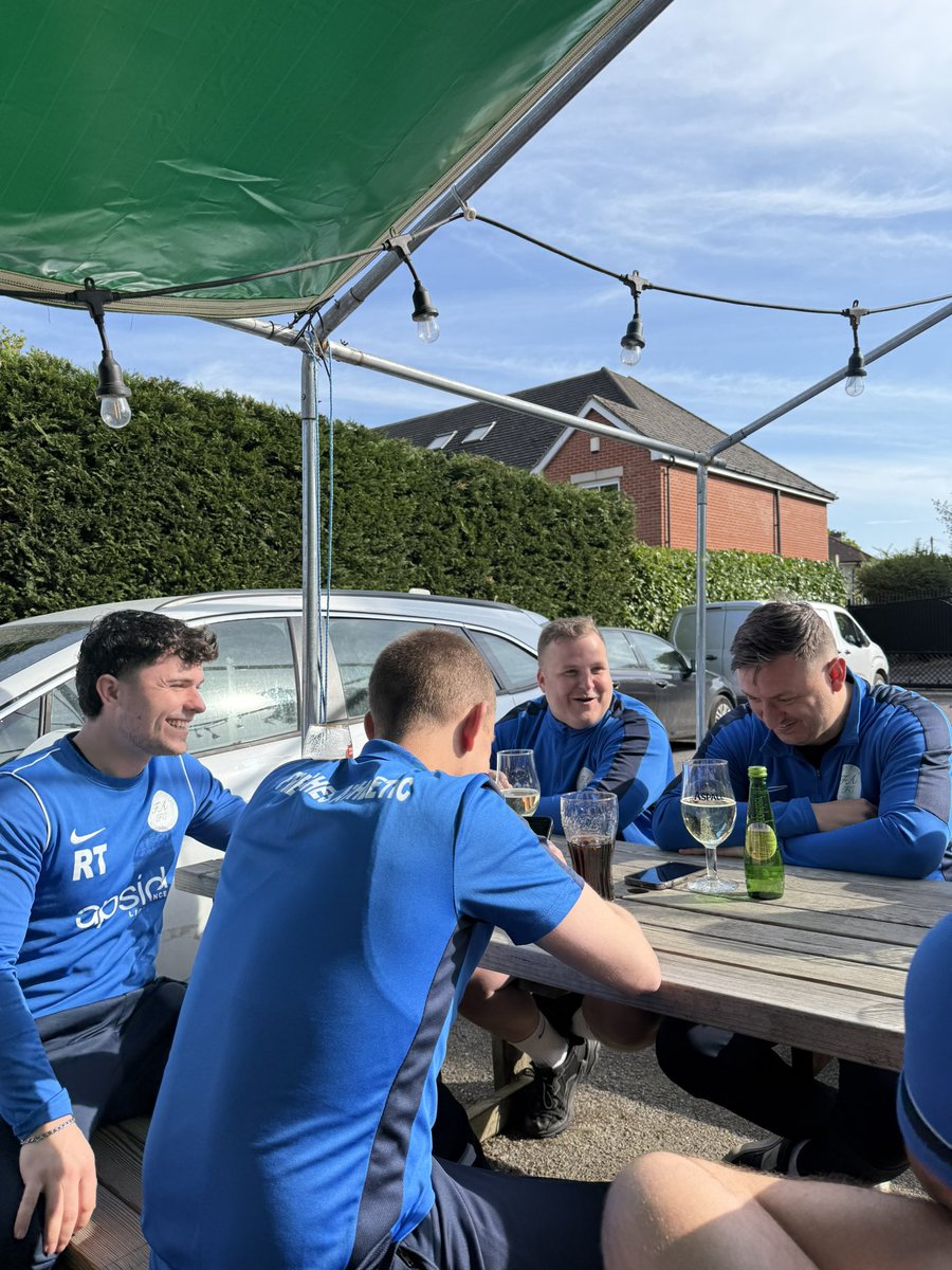 2-2 draw 🤝 

Tough battle v Addlestone this afternoon but another point on the board! ➕1️⃣

Great to see Shay Daniel back on the pitch! 😍 Gaffa Sal also got a 15 minute cameo in the second half, dusting off the old boots after not playing for nearly a decade. 

OG ⚽️ 
James
