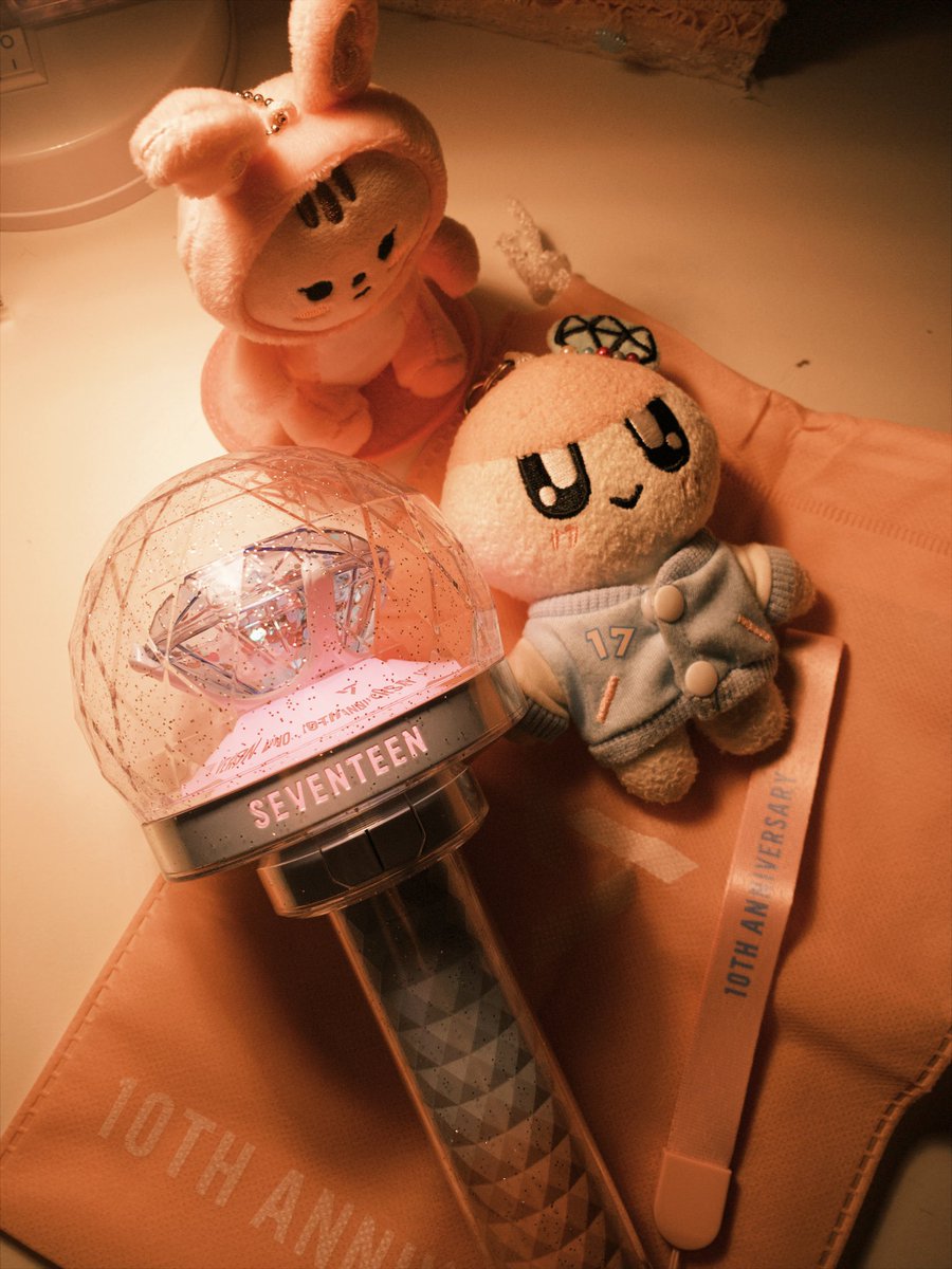 wawoozi's tweet photo. #prettyu #adoreu #iloveyou https://t.co/N3CkvYp1yI