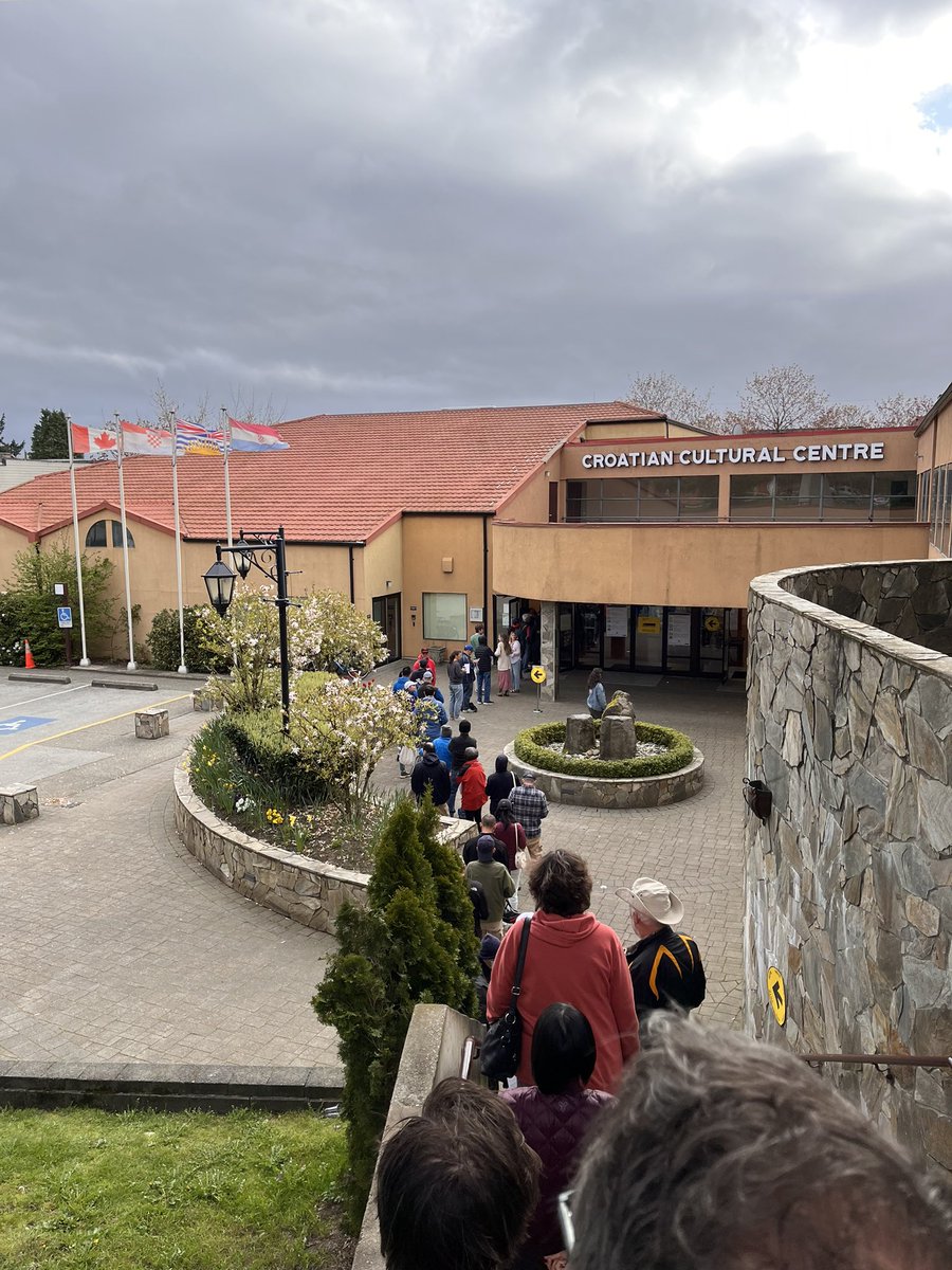 At the advance poll just before opening, already 50+ people in line. Voted and out in 10 minutes. #canpoli #eastvan #vancouverkingsway