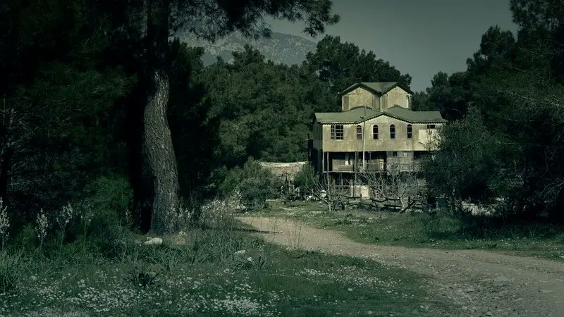 Bikin Merinding, Ini 5 Desa yang Dianggap Paling Angker di Indonesia

Beberapa desa juga menyimpan sisi lain, yaitu kisah mistis dan horor, yang kemudian disebut sebagai desa angker.

A thread