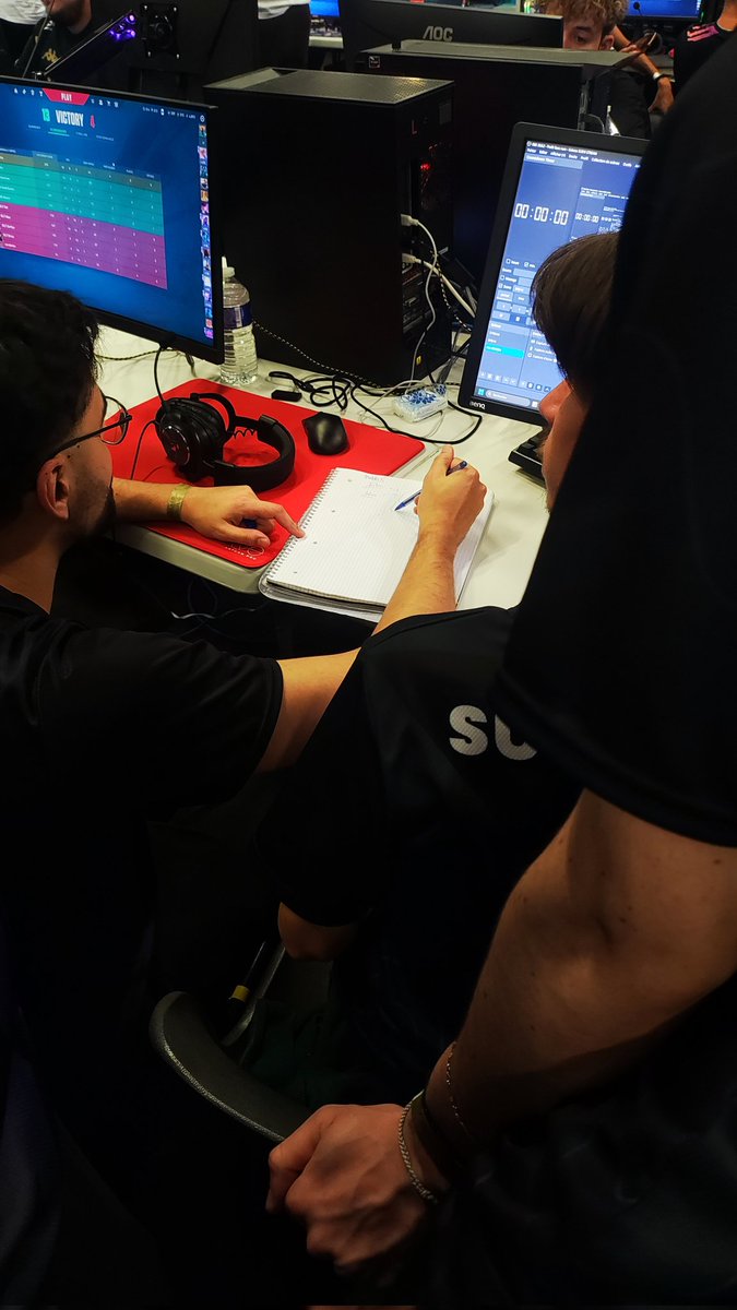 Enisorail's tweet photo. 🟣 Gamers Assembly / VALORANT ⚫

Même pas fini qu'on prépare déjà le prochain match.
Score : 13-4 (2-2)
GGWP @DLTEsport 

#VALORANT #ENS4VICTORY #25ANSGA https://t.co/WHPfieL0DX