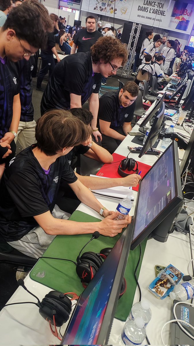 Enisorail's tweet photo. 🟣 Gamers Assembly / VALORANT ⚫

Même pas fini qu'on prépare déjà le prochain match.
Score : 13-4 (2-2)
GGWP @DLTEsport 

#VALORANT #ENS4VICTORY #25ANSGA https://t.co/WHPfieL0DX