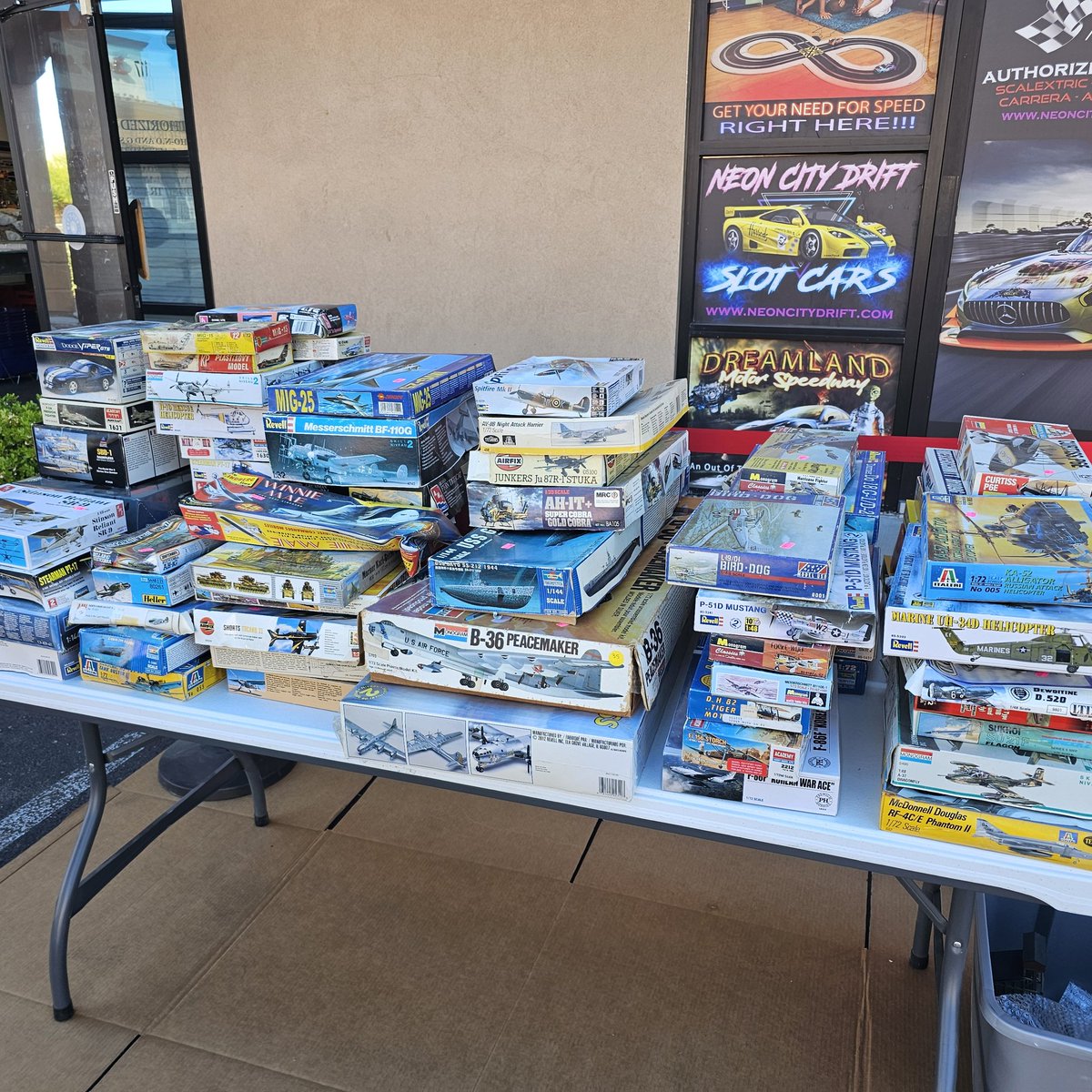 MojaveRailroad's tweet photo. Lots of used but complete airplane kits at our swap meet today. Prices start at $2.95 to $9.95. Get them while they last. ##westsidetrains #modeltrains #lasvegas #hobbystore #airplanemodels https://t.co/V04iRJQwF9