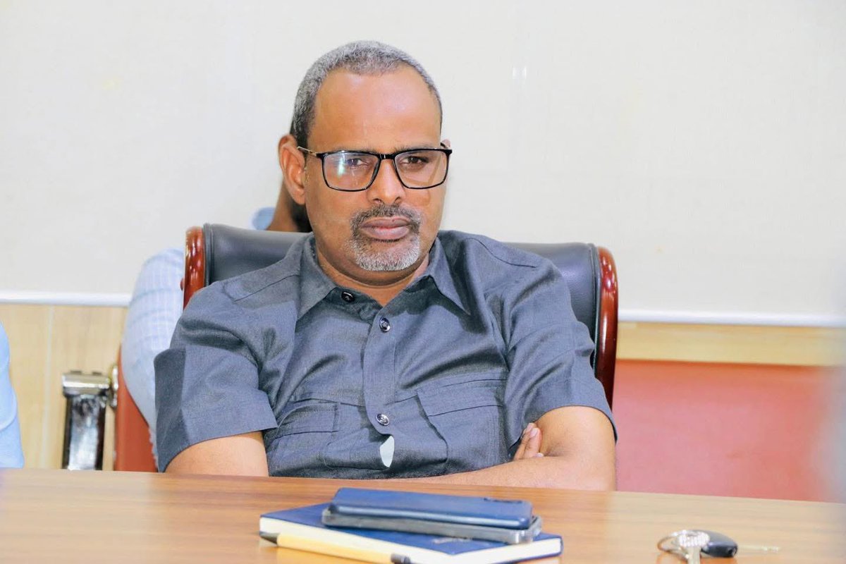HonGeesood's tweet photo. Today, I met with the dedicated team at the Ministry of Commerce and Industry. We reviewed our work plan and ongoing activities, emphasizing the need to strengthen our efforts in fulfilling our responsibilities to achieve Somalia's developmental goals. #Somalia https://t.co/F6ZBuz4TPC