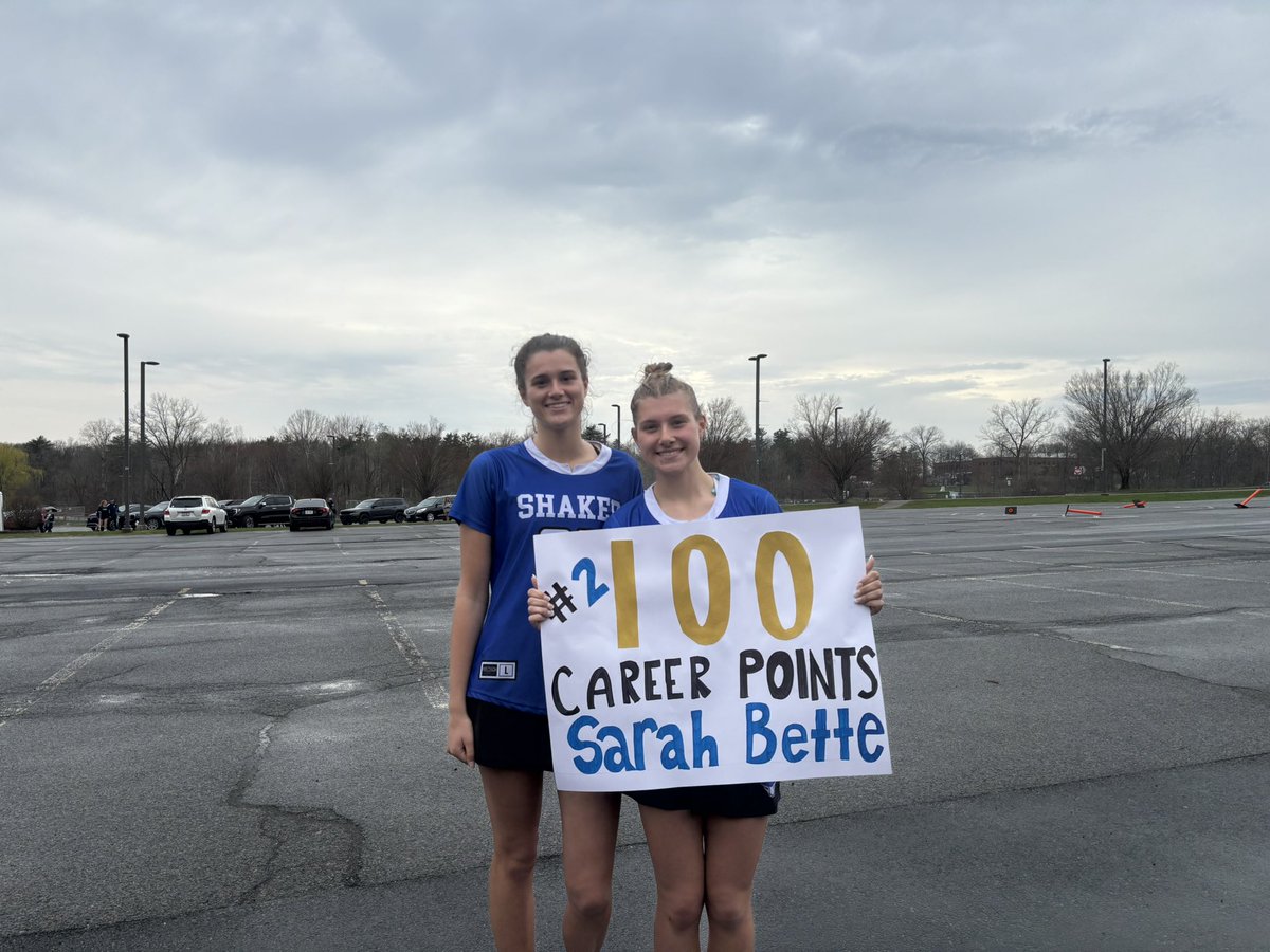 Congratulations to Sr Sarah Bette who got her 100th point on Tuesday down in Maryland on Tuesday and Jr Libby Gialanella secured her 100th point today in a win over Columbia. 🦬🥍