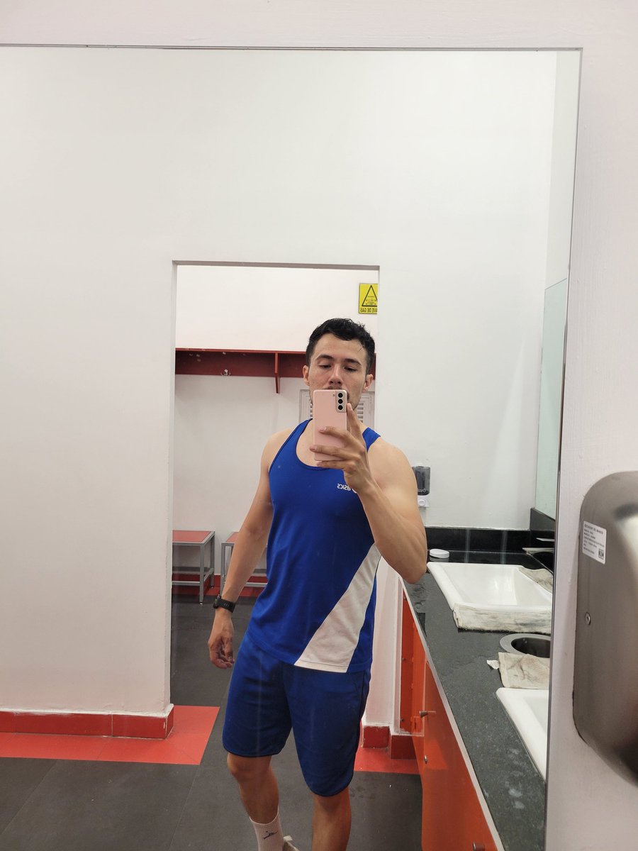 JonaMonky's tweet photo. Se solicita un nuevo patrocinador. el que tengo ya no jala XD https://t.co/398SWVCIoI