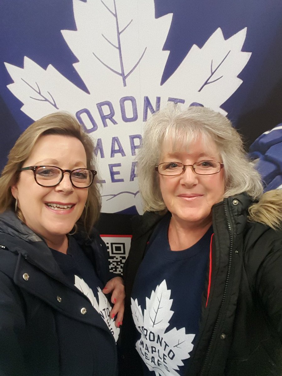 MsCrystal58's tweet photo. @Xposed @MapleLeafs How nice of you to do this :)   My sister would love to go, she’s the biggest fan I know. https://t.co/00drEsBAkt