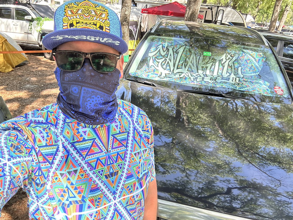 .<a href="/GalakticGangNFT/">Galaktic Gang</a> 
<a href="/positivecreator/">Chris Dyer</a> 
<a href="/tippermusic/">Tipper</a>