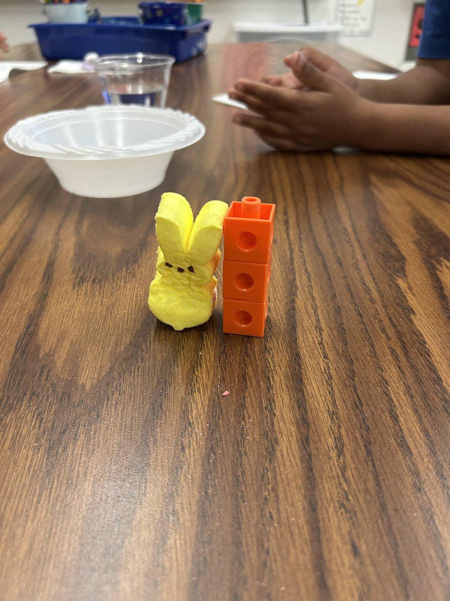 mrsishamscience's tweet photo. Science fun with peeps! https://t.co/Mh3SBPm3P2