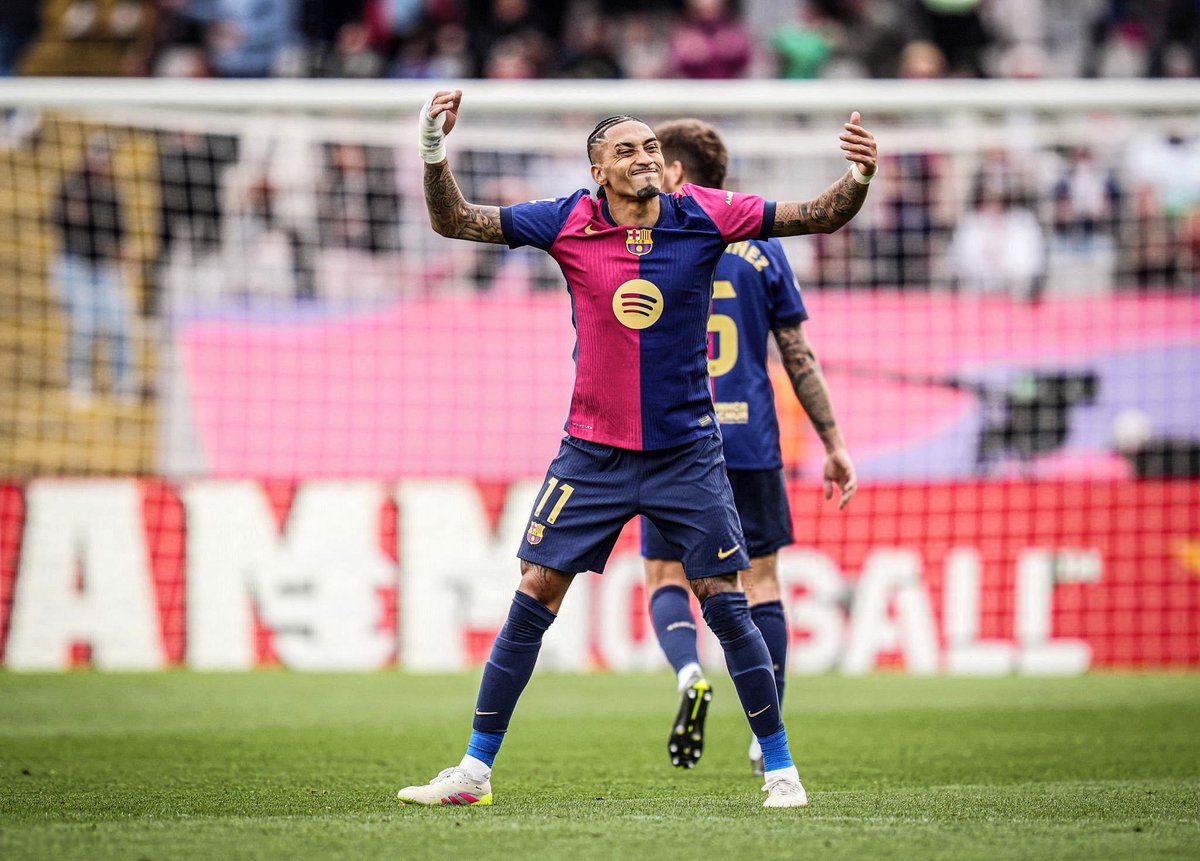 elhajalisherine's tweet photo. le Ballon d’Or mesdames &amp; messieurs. https://t.co/7RoBEVPERu