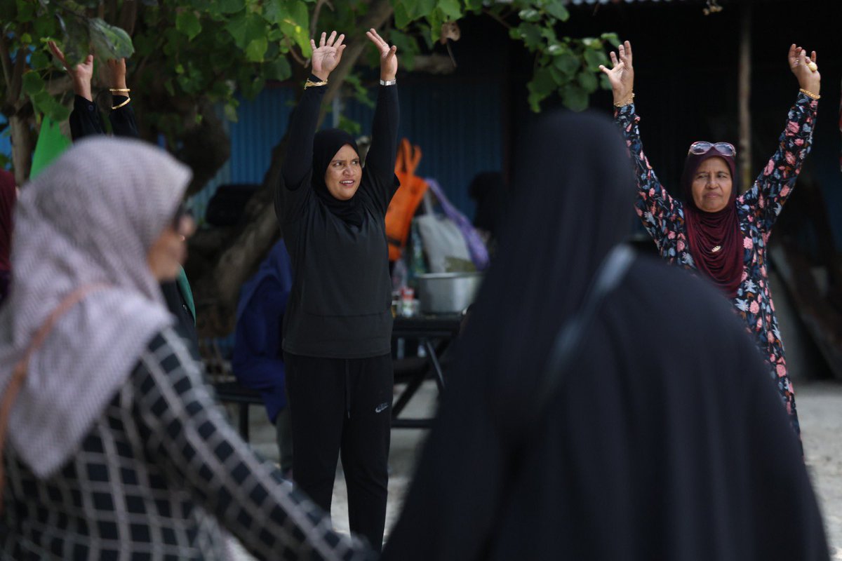 MSFDmv's tweet photo. މާލެ އަދި ހުޅުމާލެ ފޭސް 2 ގައި ގާއިމްކޮށްފައިވާ އިސްރަށްވެހިންގެ ނާދީ މެންބަރުންގެ ތެރެއިން ޖުމްލަ  68  މެންބަރުންނާއެކު މިއަދު ވިލިނގިލީ ޕޮލިސް އޭރިއާގައި ޕިކްނިކް ދަތުރެއް ކުރިއަށް ގެންގޮސްފި. 
މި ދަތުރުގައި ކަސްރަތު ކުރުމާއި ތަފާތު އެކި ހަރަކާތްތައް ކުރިއަށް ގެންދެވުނު. https://t.co/AmX26Wth1u