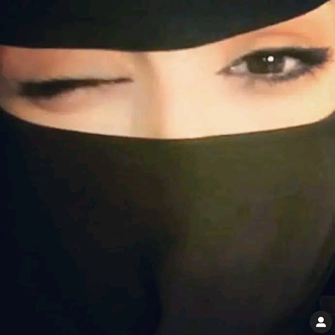 وبالصنعاني
شبتسم وشضحك وما شاقززش حتى لو جعجعتي الحياة  وجننتني ،هي كذيه والا كذيه عتسبر ماعذر من خير. سلفل😍🙊