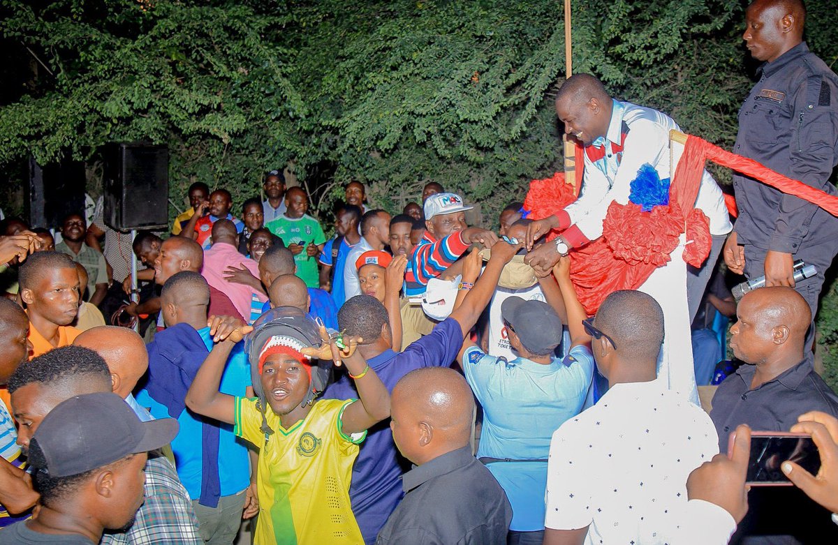 Sativa255's tweet image. Picha za UKONGA zinawaumiza sana WAKOLONI WEUSI.

Naomba ZISAMBAE NCHI NZIMA.🔥🔥🔥

REPOST 200🔥🔥🔥🚨🚨🚨