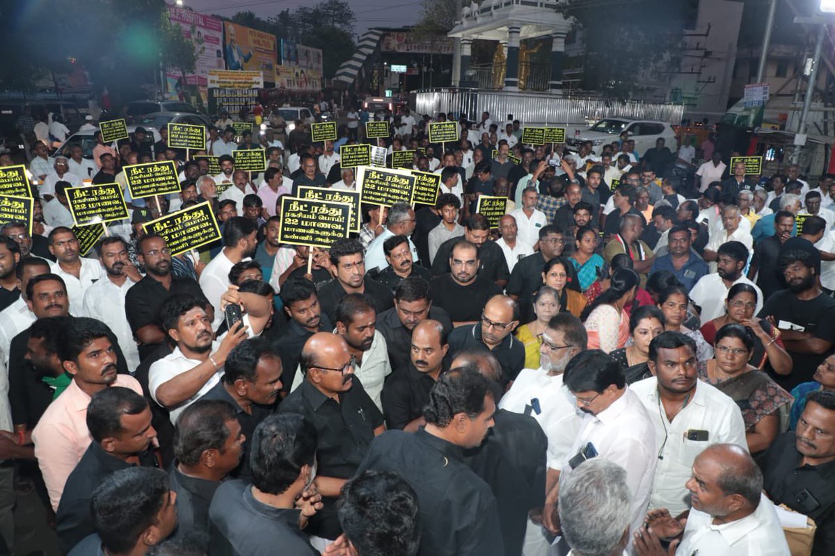 GunasekaranMLA's tweet photo. பொம்மை முதலமைச்சர் திரு.ஸ்டாலினும், திரு.உதயநிதி ஸ்டாலினும், NEET நுழைவுத் தேர்வை ஆட்சிக்கு வந்தவுடன் ஒரே கையெழுத்தில் தமிழ்நாட்டில் இருந்து ஒழித்துவிடுவோம் என்று பொய் வாக்குறுதி கூறி, 2021-ல் திமுக ஆட்சிக்கு வந்தது முதல் இன்றுவரை நீட் தேர்வு அச்சத்தால் தமிழ்நாட்டில் தங்களது https://t.co/7mfBjMlGzx