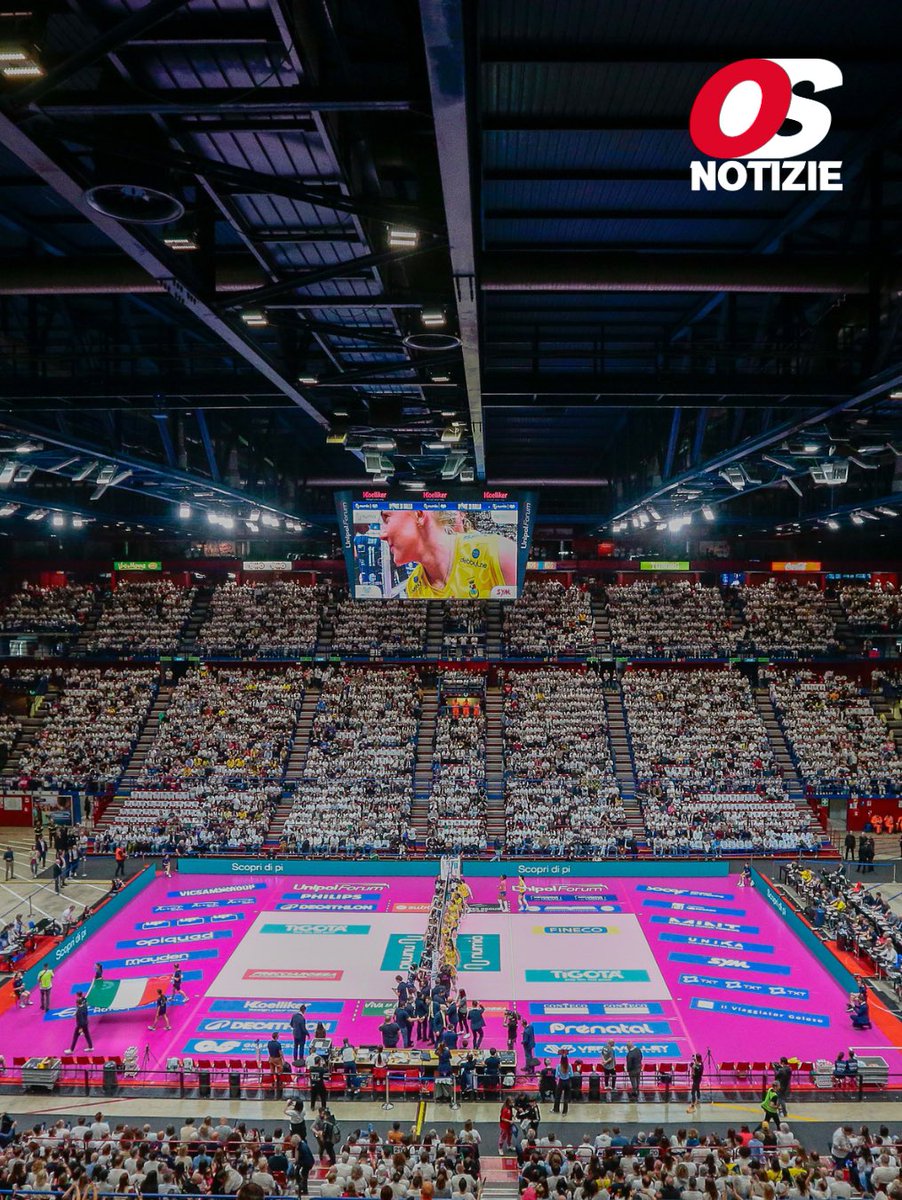 OggiSportNotiz2's tweet image. Pochi attimi prima di Gara 2 finali Playoff Scudetto tra #VeroVolley Milano e #ImocoVolley Conegliano 🏐

La società lombarda ha disposto una maglietta a tema sopra ogni seggiolino. Questo lo spettacolo dell’#UnipolForum poco prima dell’inizio della partita 👏🏻