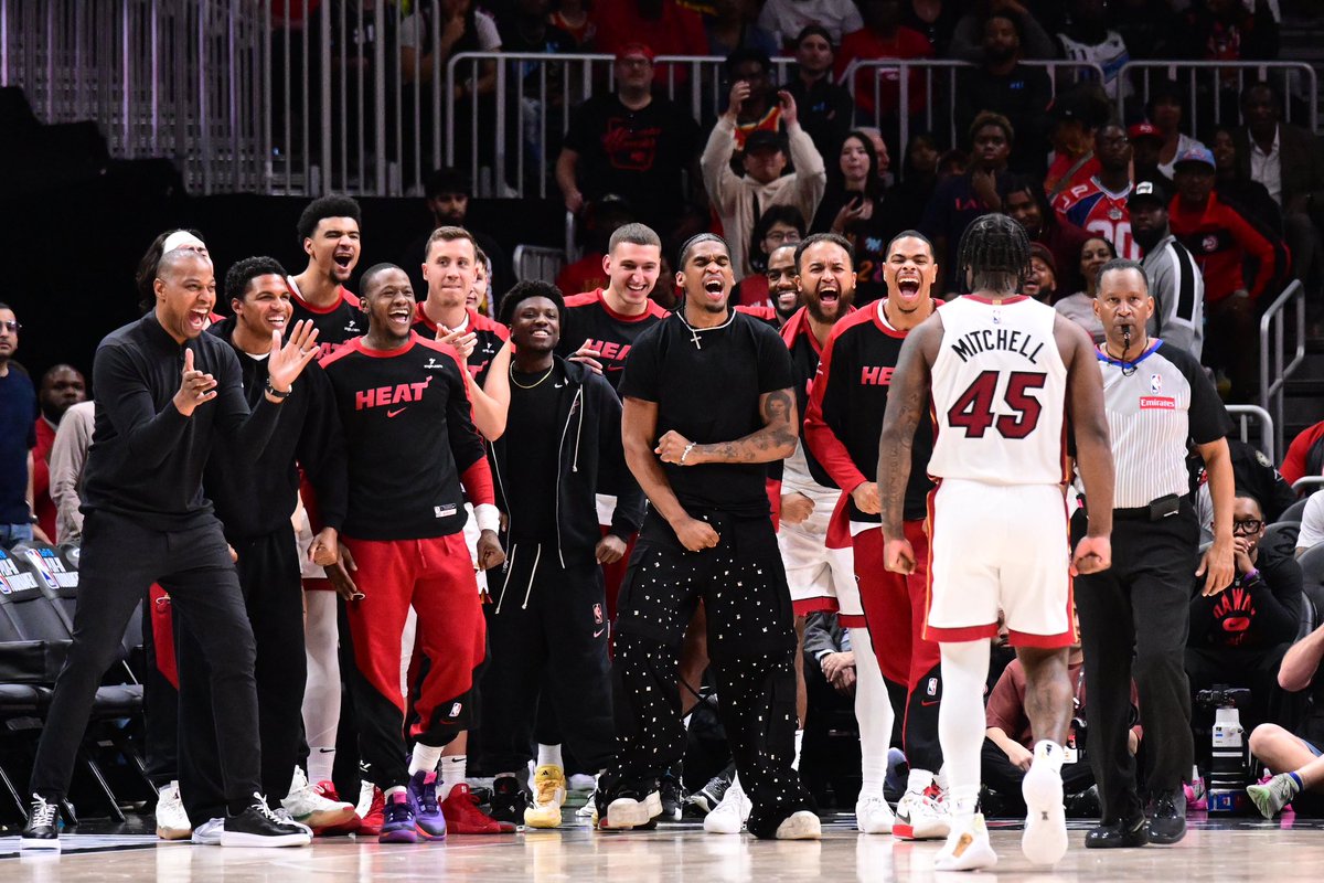 hoopculture13's tweet image. “The ones who once laughed, now echo my name
A myth made of fire, not seeking their fame.”

#offnight