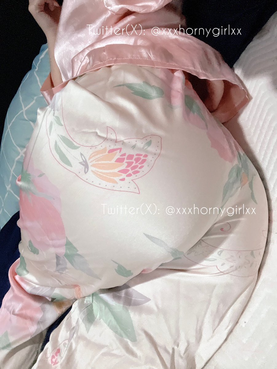 ออกทั้งเซ็ตแล้วว อิอิ แถมรูปเซ็กซี่ให้ลูกค้าไปตั้งสิบรูปป