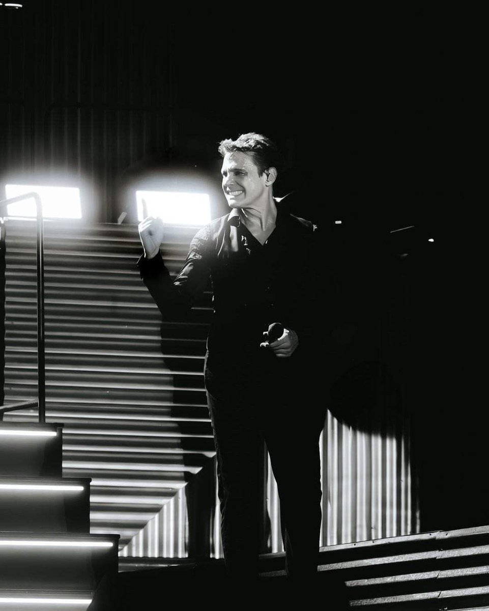 LUISMIARCHIVE's tweet photo. ¡Feliz cumpleaños, Luis Miguel! Que sigas deleitándonos con esa voz maravillosa, hoy y siempre, te amo 🤍 https://t.co/bA9By58avA