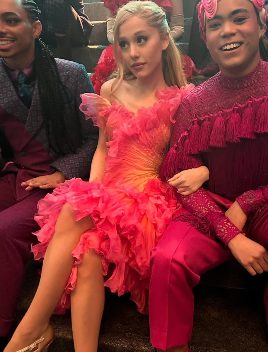 gngdrive's tweet photo. i have a deep attachment to this dress https://t.co/kkrnzCQbzZ