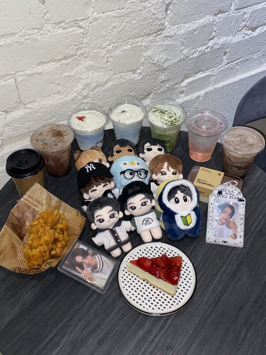 saranghoooon's tweet photo. #CheckYes_Jay โค๏ธ Thanks for organizing this amazing birthday event for Jay, happy birthday Jay โค๏ธ
#HAPPY_JAY_DAY https://t.co/tb5wBI2e3k