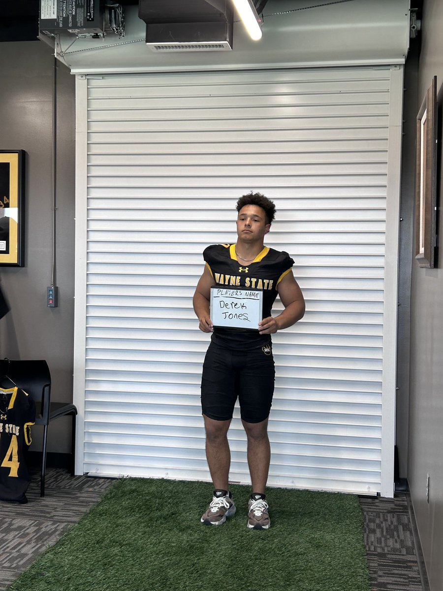 Appreciate <a href="/LMasters8/">Logan Masters</a> having me up yesterday! had a great time! <a href="/brohach3/">Brody Rohach</a> <a href="/WayneStFootball/">Wayne State Football</a>