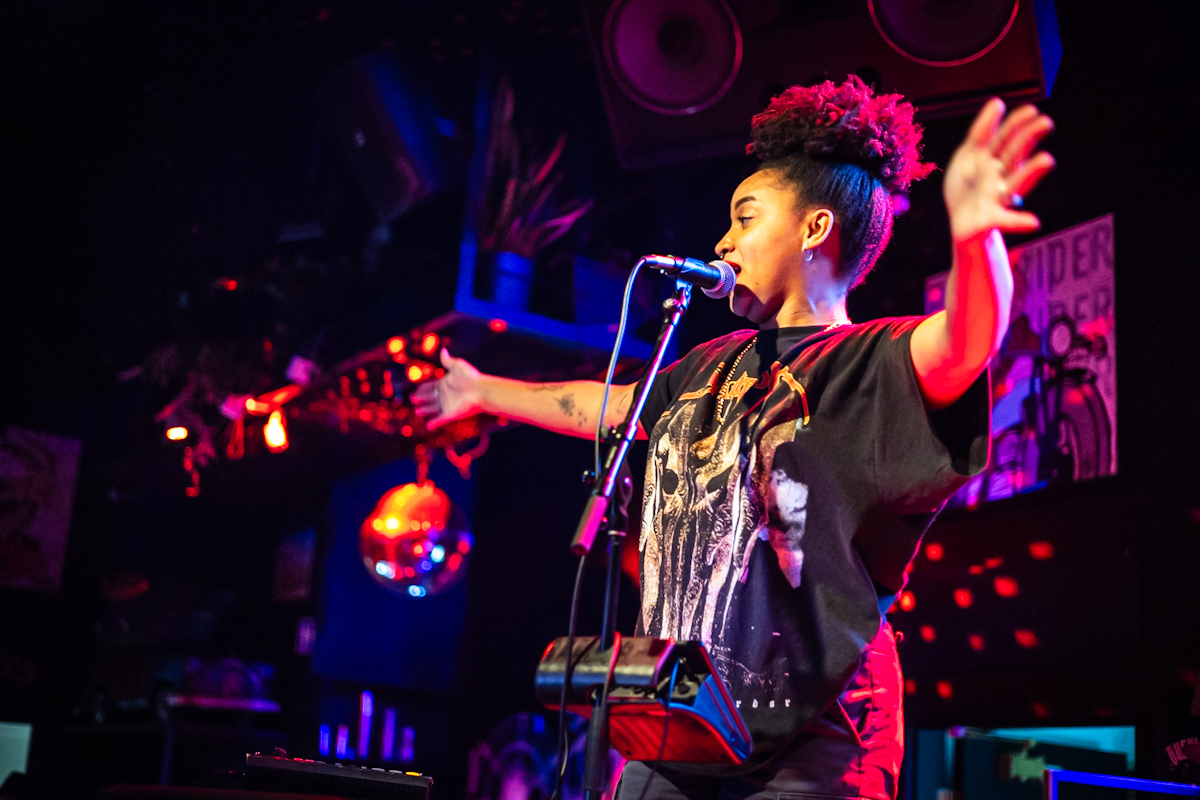 🎥 As-tu vu le tout nouveau vidéoclip de <a href="/JanetteKing/">Janette King</a>  pour sa chanson People Say ? Si ce n’est pas encore fait, on te recommande vivement d’y jeter un œil — une ambiance à la fois nostalgique et réconfortante t’attend :
👉 youtu.be/qTzdePnK51A?si…

👀 Psst... c’est sa pièce coup