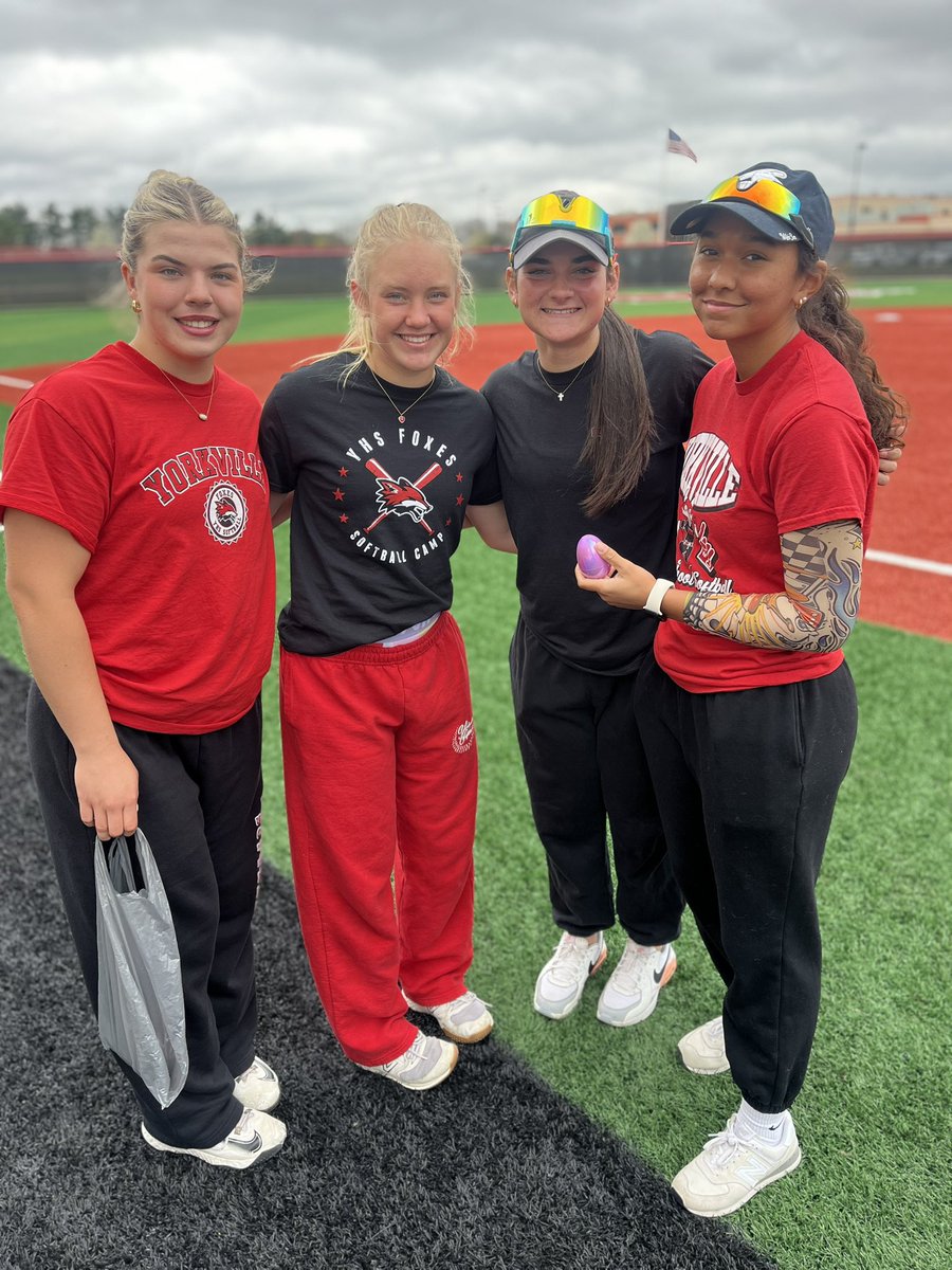 _YHSsoftball's tweet photo. When you love what you do you can’t even call it work. This team makes every day so special &amp; fun. Without our knowledge, they decided theme day was dress like Regnier &amp; Leadbetter. Then we had our annual Easter egg hunt &amp; brunch. Always looking forward to the next day with them! https://t.co/NnEg42gsuE