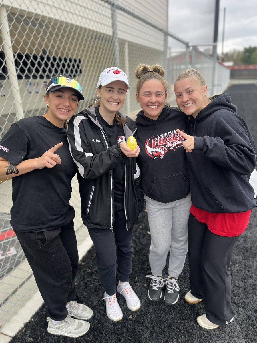 _YHSsoftball's tweet photo. When you love what you do you can’t even call it work. This team makes every day so special &amp; fun. Without our knowledge, they decided theme day was dress like Regnier &amp; Leadbetter. Then we had our annual Easter egg hunt &amp; brunch. Always looking forward to the next day with them! https://t.co/NnEg42gsuE