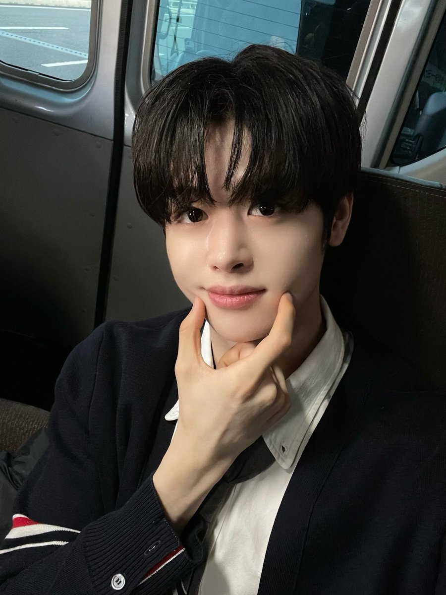 Did you miss me? The wait is over. From this moment onward, it's Ma Jingxiang of 𝑪𝑳𝑶𝑺𝑬 𝒀𝑶𝑼𝑹 𝑬𝒀𝑬𝑺.