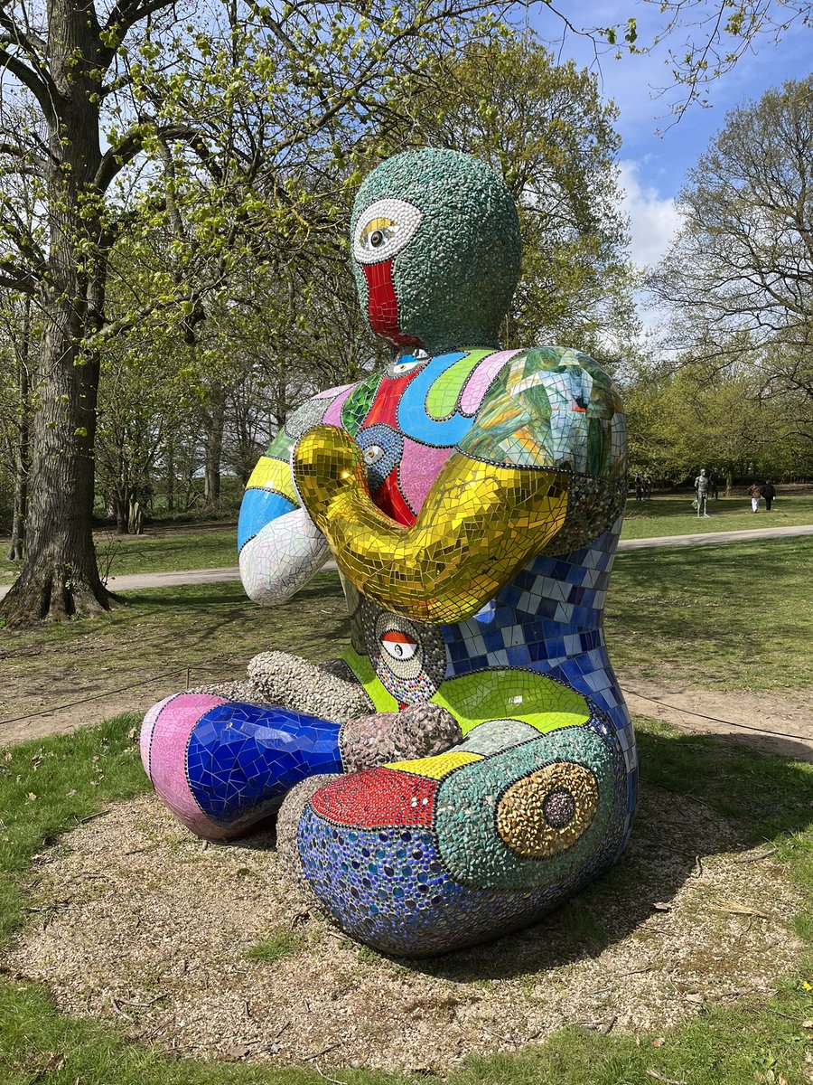 Jess_LBK's tweet image. Me and @hmlyoungphysio hung out at Yorkshire sculpture park today 😍. Think I’m going to bring my year 11’s here next year 😍