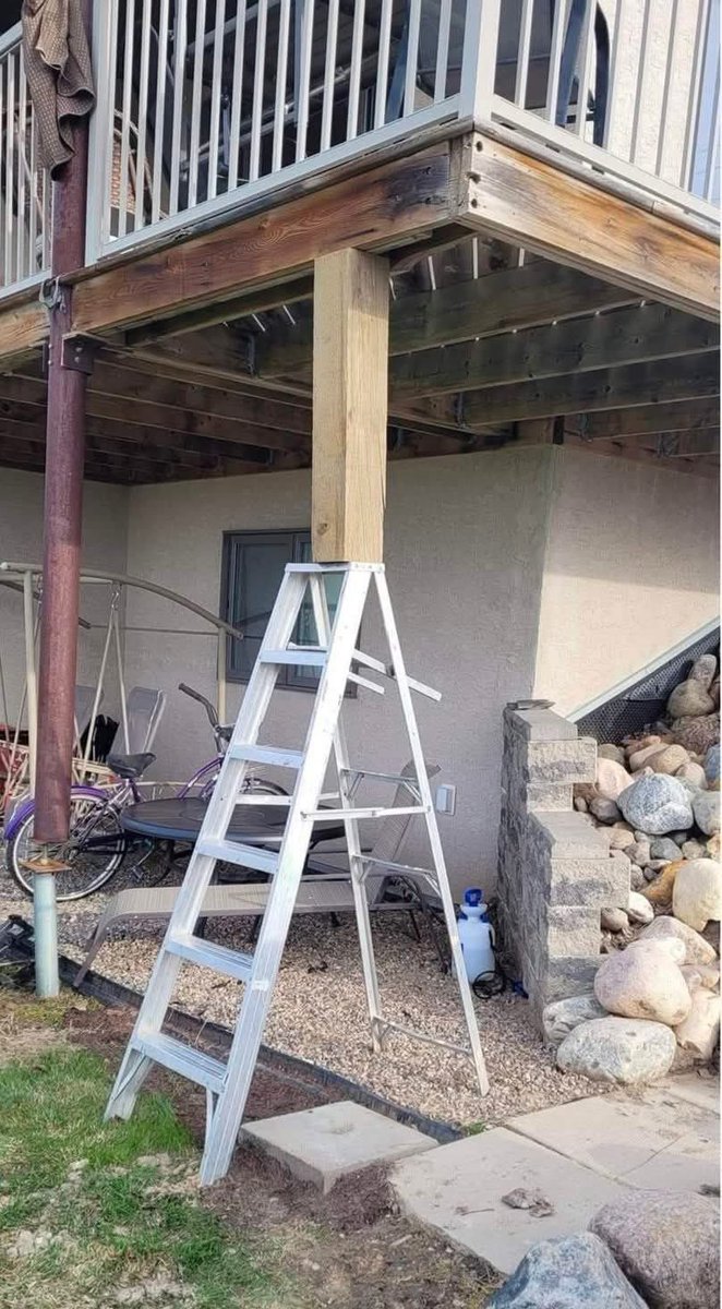 SwedishCanary's tweet photo. I’m no home inspector but something seems off here… https://t.co/SxkgVmzYFx