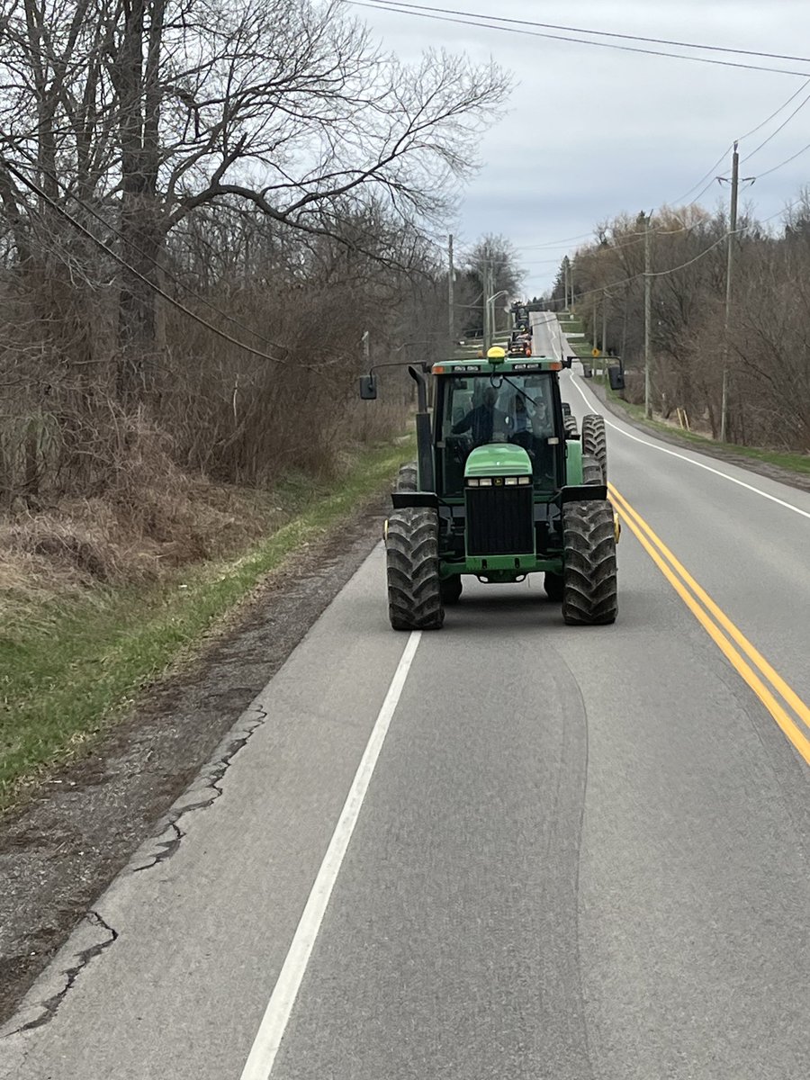 I do live in an awesome community. Neighbours did a Tractor parade in honour of my dad on Wednesday and now we do one in honour of Gus Donkers.