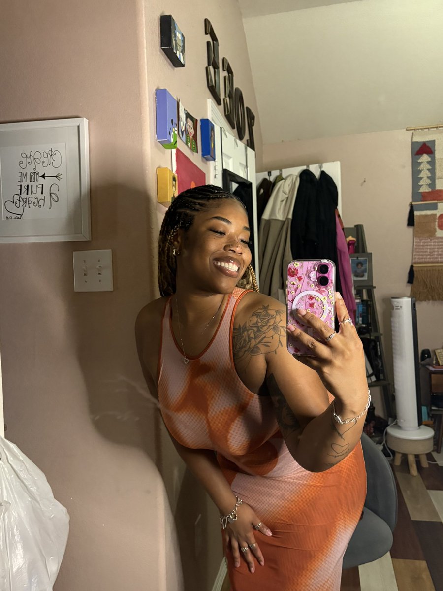 zoeeari's tweet photo. 🍊you glad to see me https://t.co/3AlZz0hhDu