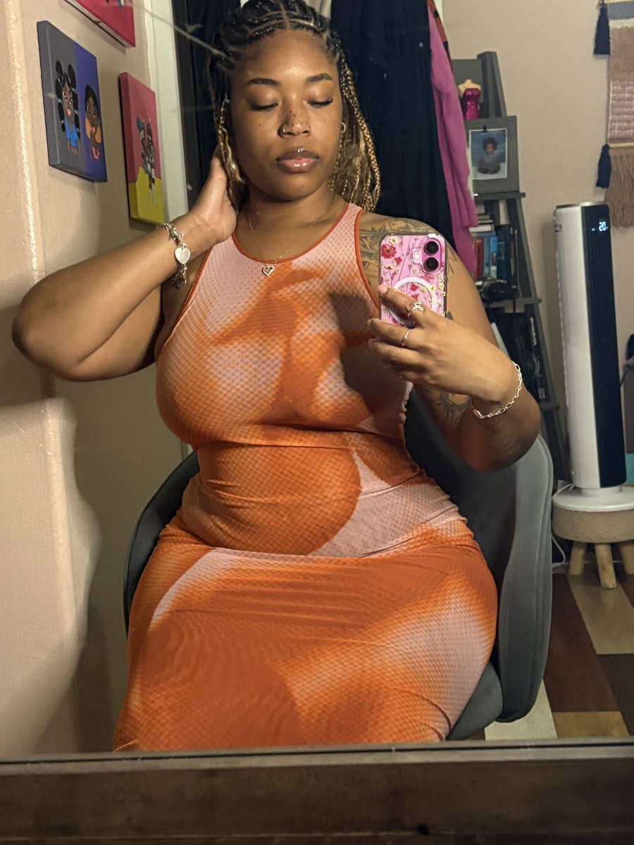 zoeeari's tweet photo. 🍊you glad to see me https://t.co/3AlZz0hhDu
