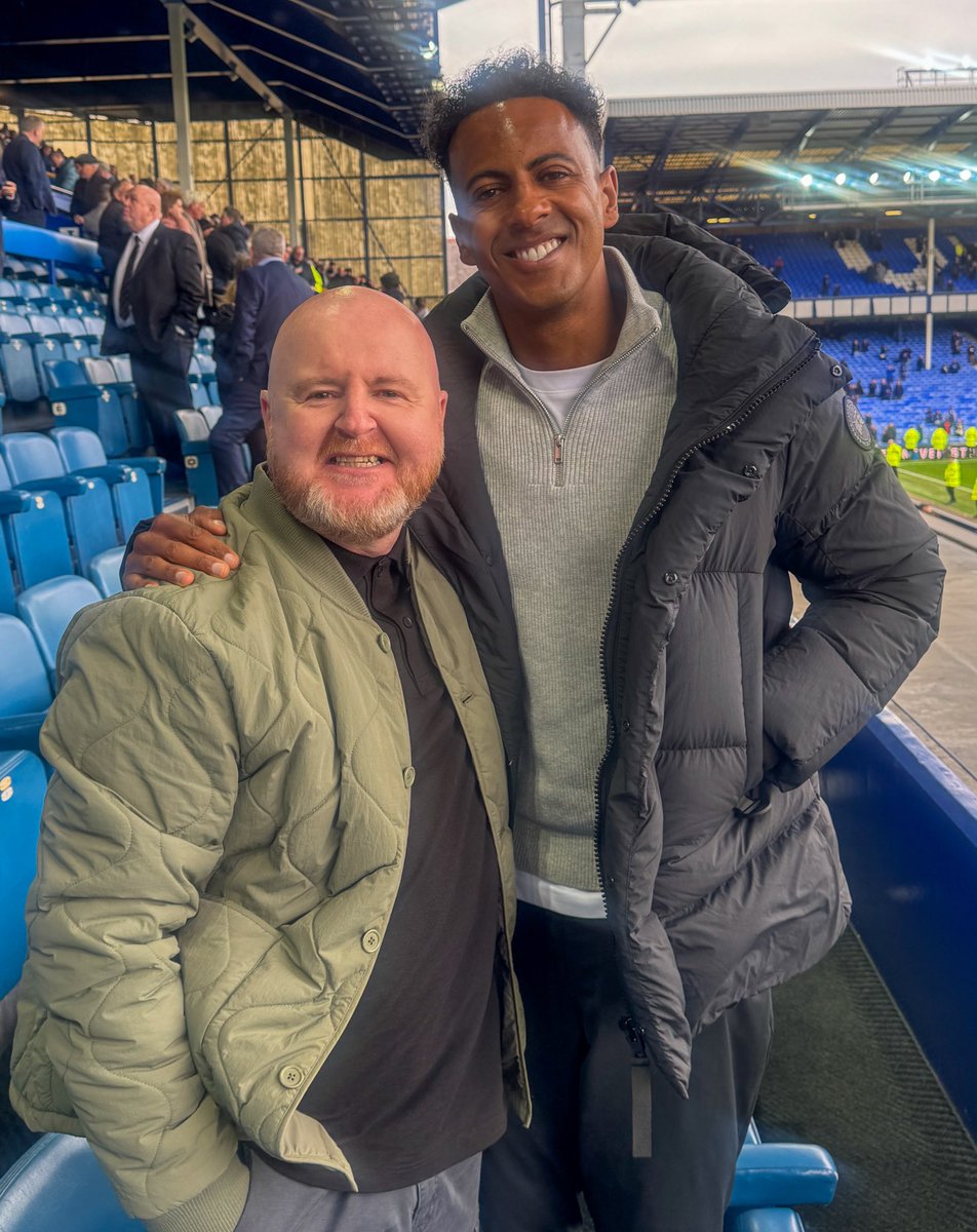 The last away at Goodison ☑️

It was only right I brought my uncle who took me to my first!!