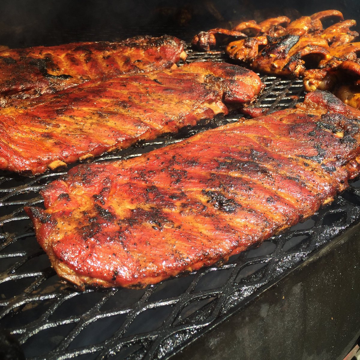 Hardys_BBQ's tweet photo. It’s BBQ time Bethesda. Swing by and grab your Ribs for Easter Sunday. We are open 7155 Wisconsin Ave Bethesda MD 11:00-3:00 don’t miss out. @BethesdaRow @BethesdaPlanner @bethesda_today @BethesdaUP @chevychasetown @ChevyChasePatch @dougkammerer https://t.co/iZkZhb04Ac