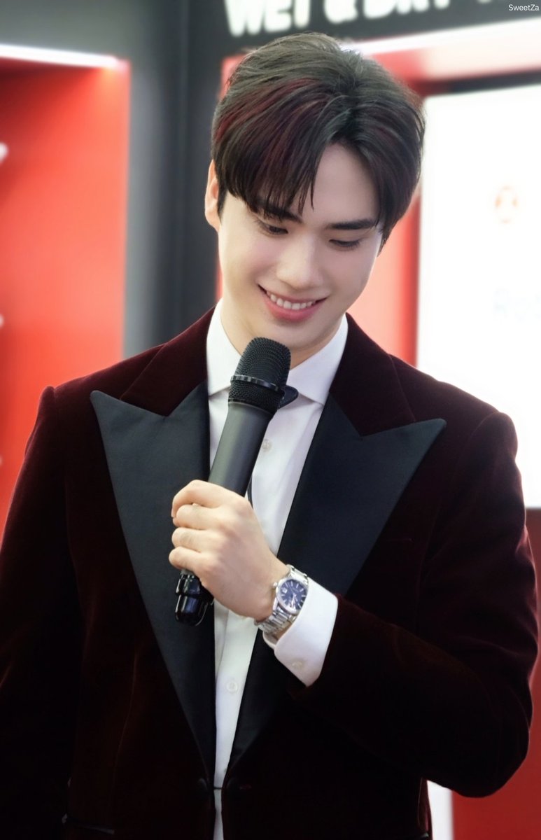 SweetZa2's tweet photo. Good night, my love 💫🥰💕
#RoborockxTEeThanapon #Roborock1stExperienceStore
#TEeThanapon #ตี๋ธนพล https://t.co/1lFuOeRBuf