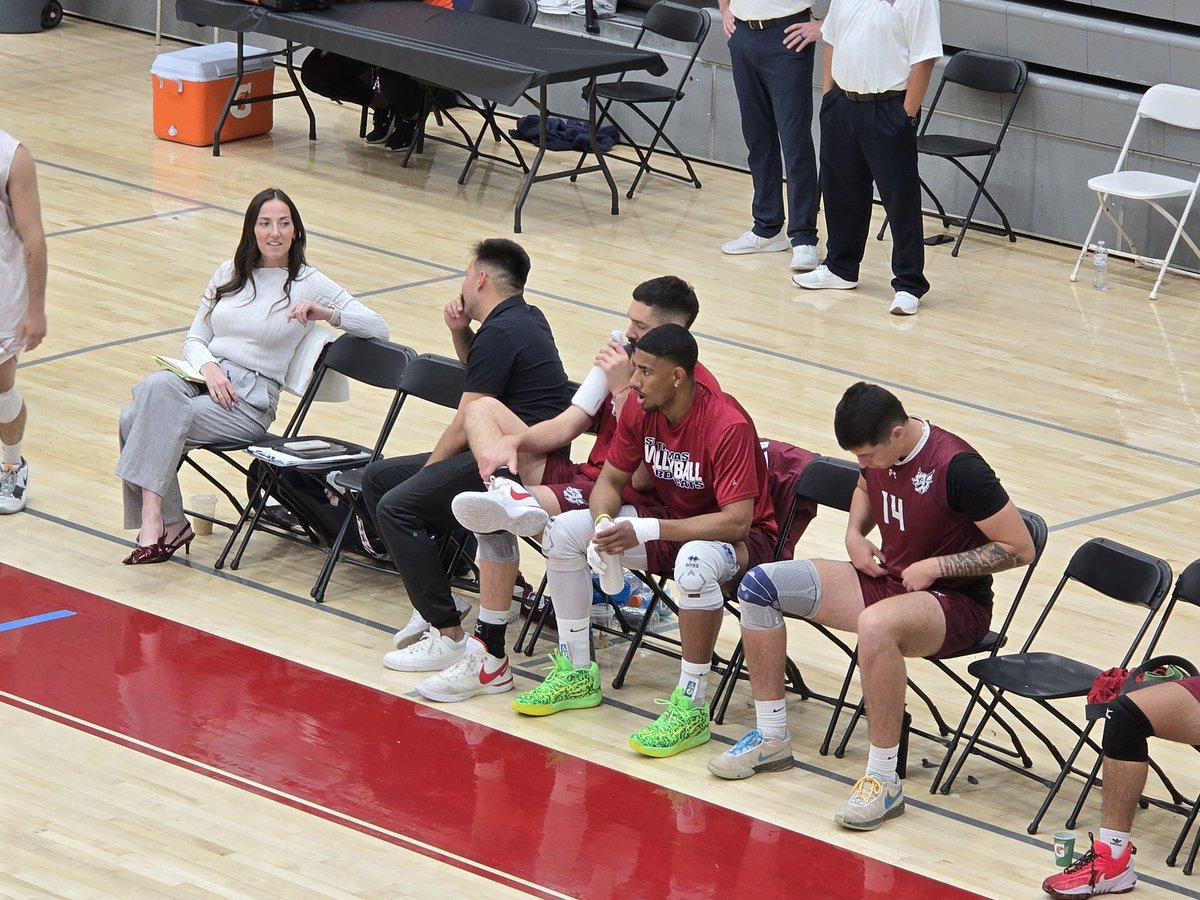 schrayguy's tweet photo. We crown a champion today in Appalachia. Tune in and join us live right now. 

🏐 St. Thomas Bobcats 
🆚 Webber Warriors  
🏆 AAC Championship
📍 Kingsport, TN 
⏰️ 1:00pm (ET) 
🗞 https://t.co/APPAMHdSjN
🎥 https://t.co/APPAMHdSjN

#SESN #AACMVB #Sports #TV https://t.co/FgTveZjj8P