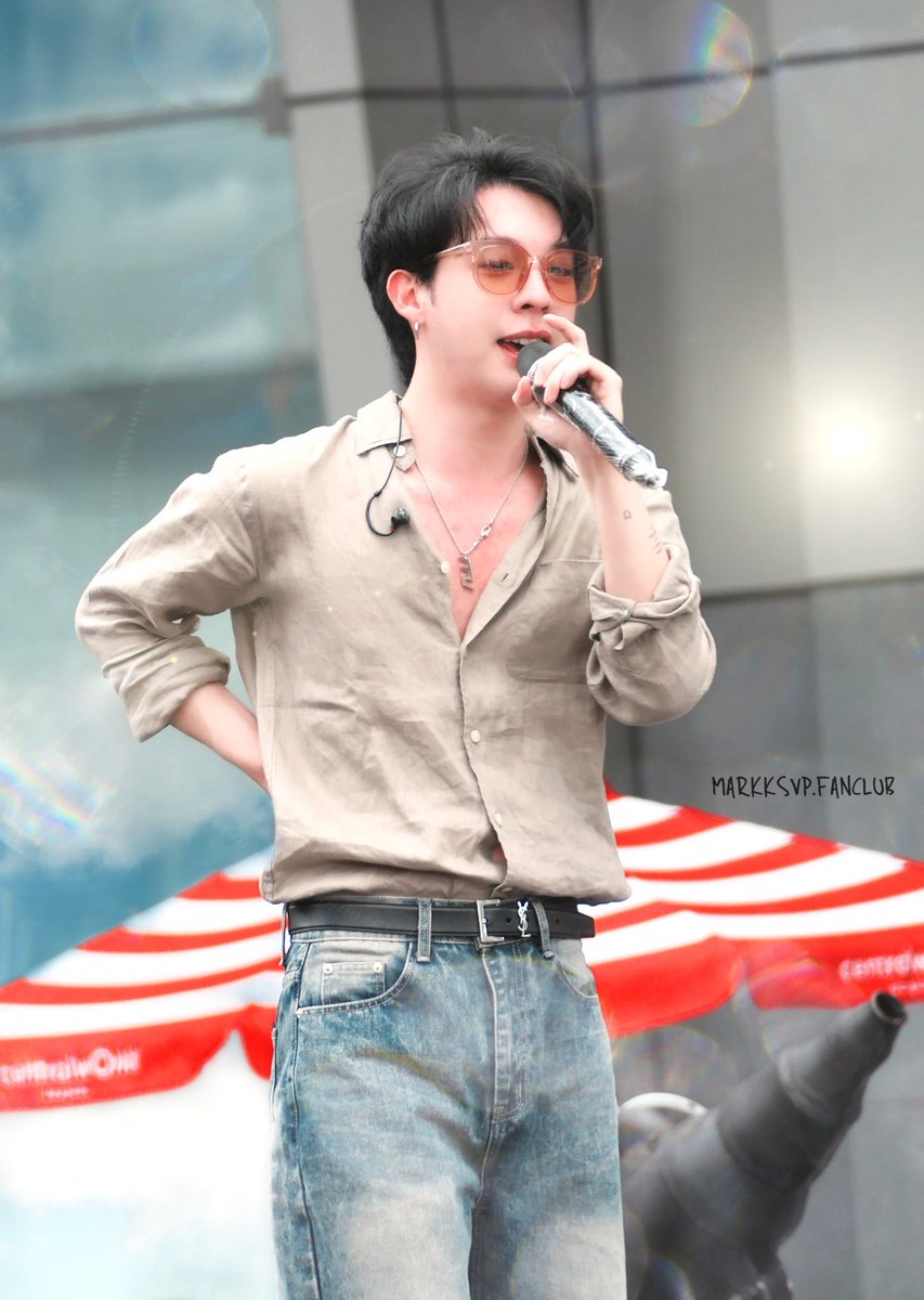Marksvpfanclub's tweet photo. ✨ FWD Music Live Fest 4 🎶💦

꒰♡꒱  ~  #marksvp | @markssvp  ~  ꒰♡꒱

ขอบคุณทางงาน @FwdThailand
ที่ให้โอกาสวง @foolstepband ได้ไปร่วมงาน หวังว่าปีหน้าจะได้มาร่วมงานอีกนะคะ
#FoolStep #มาร์คfoolstep 
#มาร์คยืนหนึ่ง #Fools #ชาวcupid🏹🖤

#FWDMusicLiveFest https://t.co/4M9zb9Fcr4