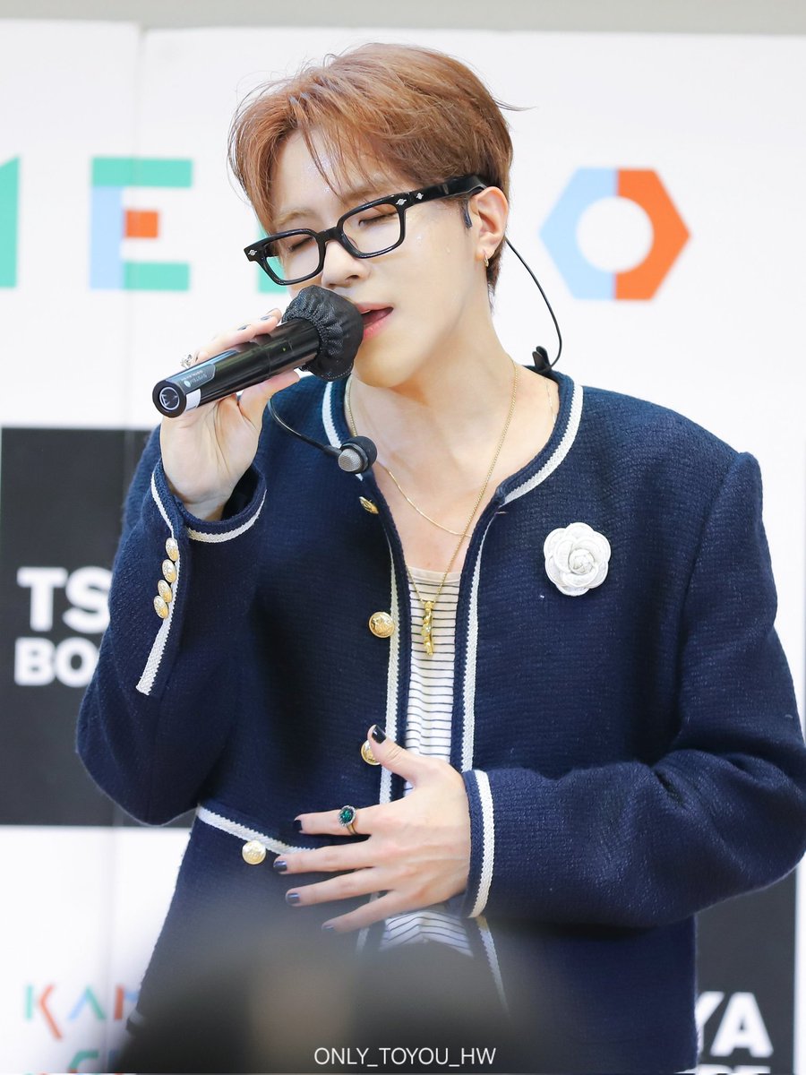 ONLY_TOYOU_HW's tweet photo. 250419
새로운 곡도 넘 좋앗어🥹💛
내일도 공연 화이팅 하세요~✊🏻💛
@hwoo110 
#현우 #hyunwoo #ヒョヌ https://t.co/oHCfWeqOyE
