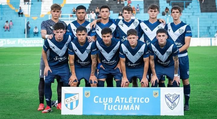 PUCAT15's tweet photo. #TorneoProyeccion ⚽✨ / #AperturaSurFinanzas

#FechaN9 - #Fotos

Querían fotos? Ahí les regalamos este gran trabajo de nuestra compañera @lahijadelopez

@atleticotucuman vs @Velez

📸@lahijadelopez

#ArribaLosCorazones 🩵 https://t.co/Ueir6AOzdt