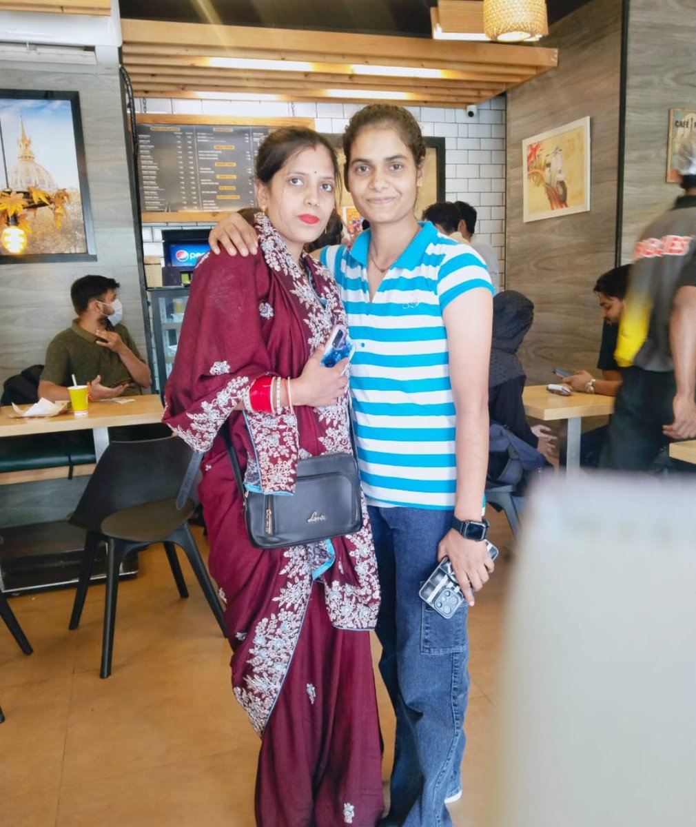 rizwanhunter24's tweet photo. Pregnancy confirm hone pr @Aanjalijatav ki bhabhi muzhe khushkhabri di nd thnks bolne ko hotel bulayi

@Aanjalijatav chutki leti huye boli ki bhabhi party bacche k baap k bina kaise hogi

Uski bhabhi bhi besharm hokr tu nhi janti kiska beej h mere ander nd dono muskura di https://t.co/HGDgQZ7Ms7
