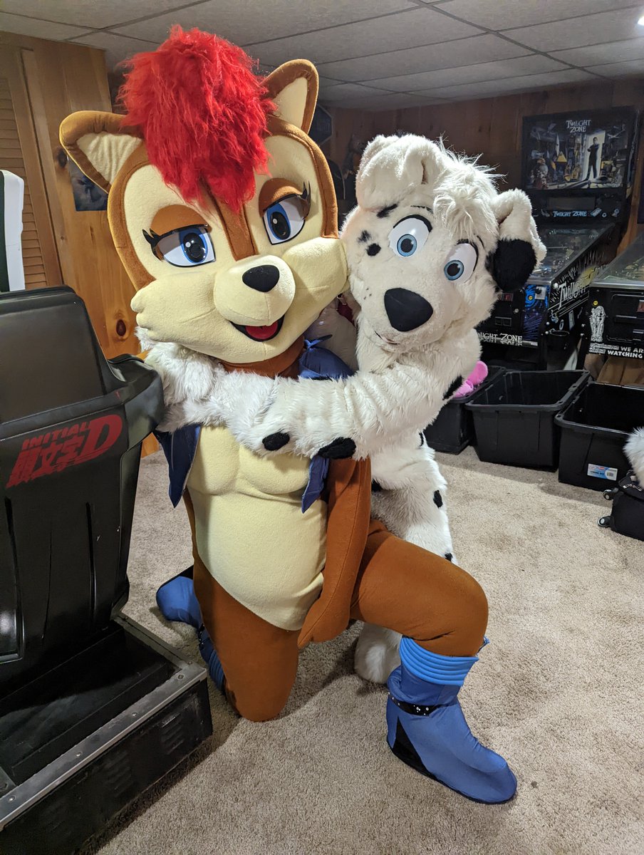 PlooshiePup's tweet photo. Always meet your heros and crushes. She was actually very nice. #PrincessSally https://t.co/1Ti8noBBV4