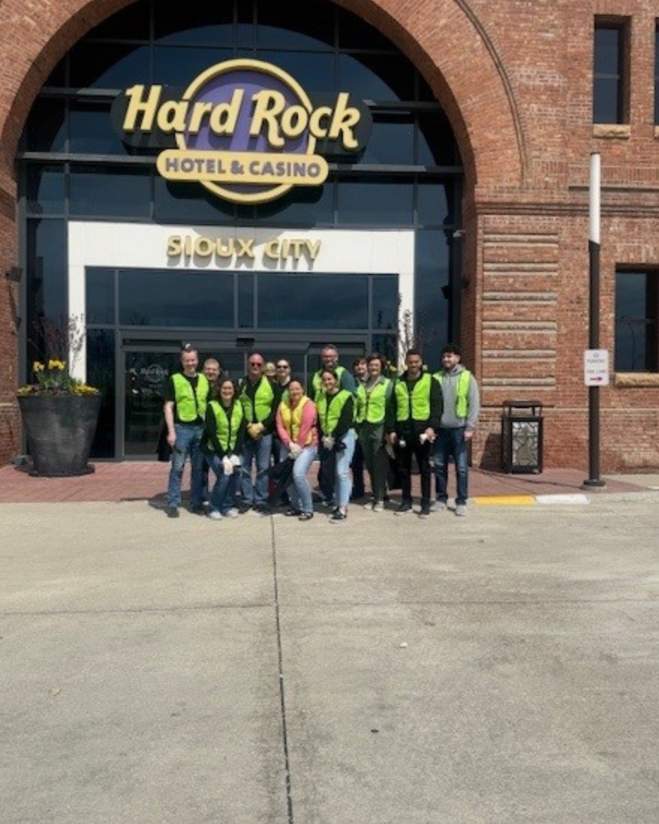 𝐒𝐚𝐯𝐞 𝐭𝐡𝐞 𝐏𝐥𝐚𝐧𝐞𝐭🌎 What an awesome crew! Yesterday a group of our hard-working team members participated in 𝐋𝐈𝐓𝐓𝐄𝐑 𝐃𝐀𝐒𝐇 𝟐𝟎𝟐𝟓! Lets continue to help the Siouxland community stay clean and rockin'🤘 

#HardRockSiouxCity #ThisisIowa