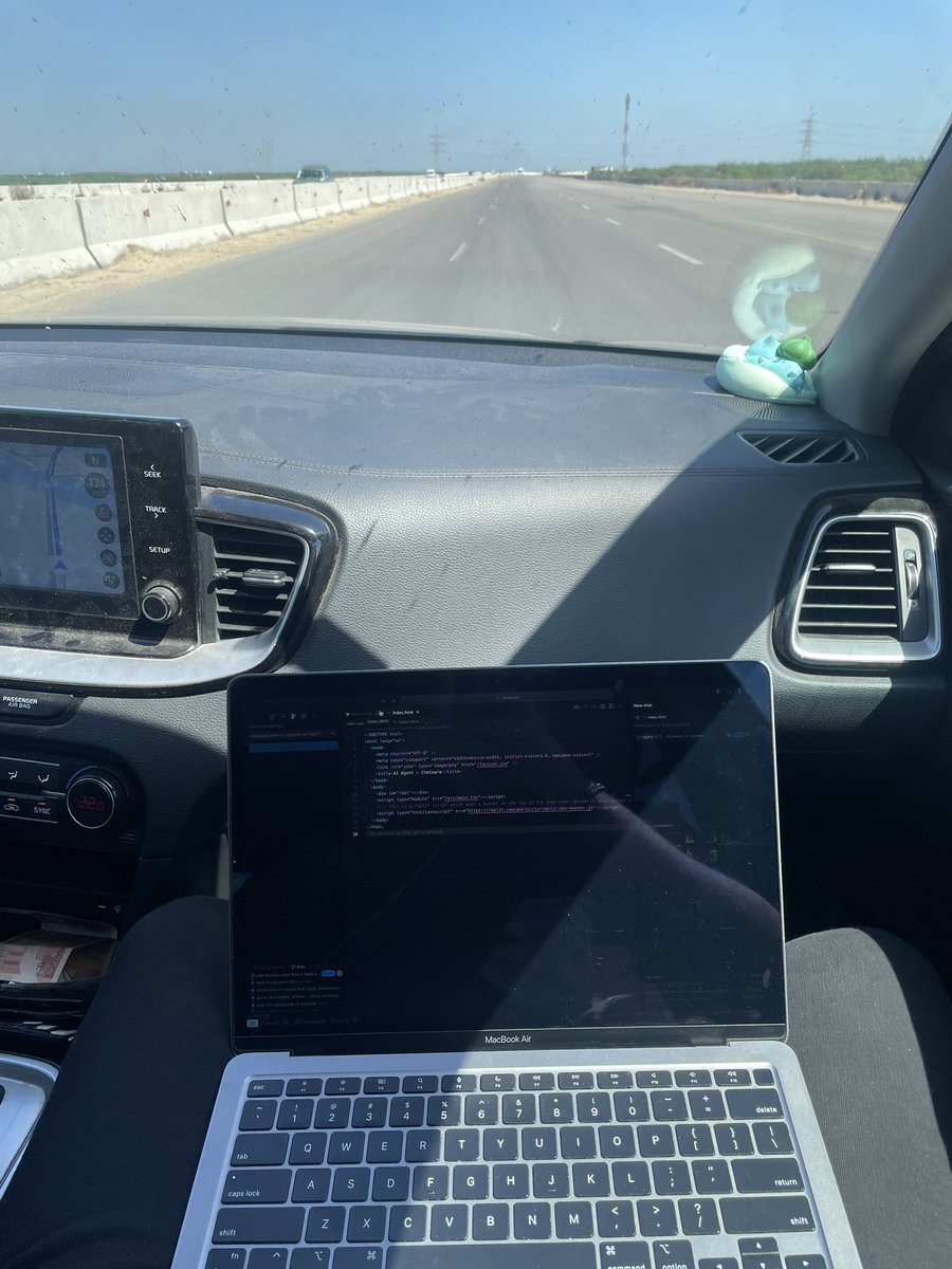 iislamm1's tweet image. Vibe coding my way to a business meeting