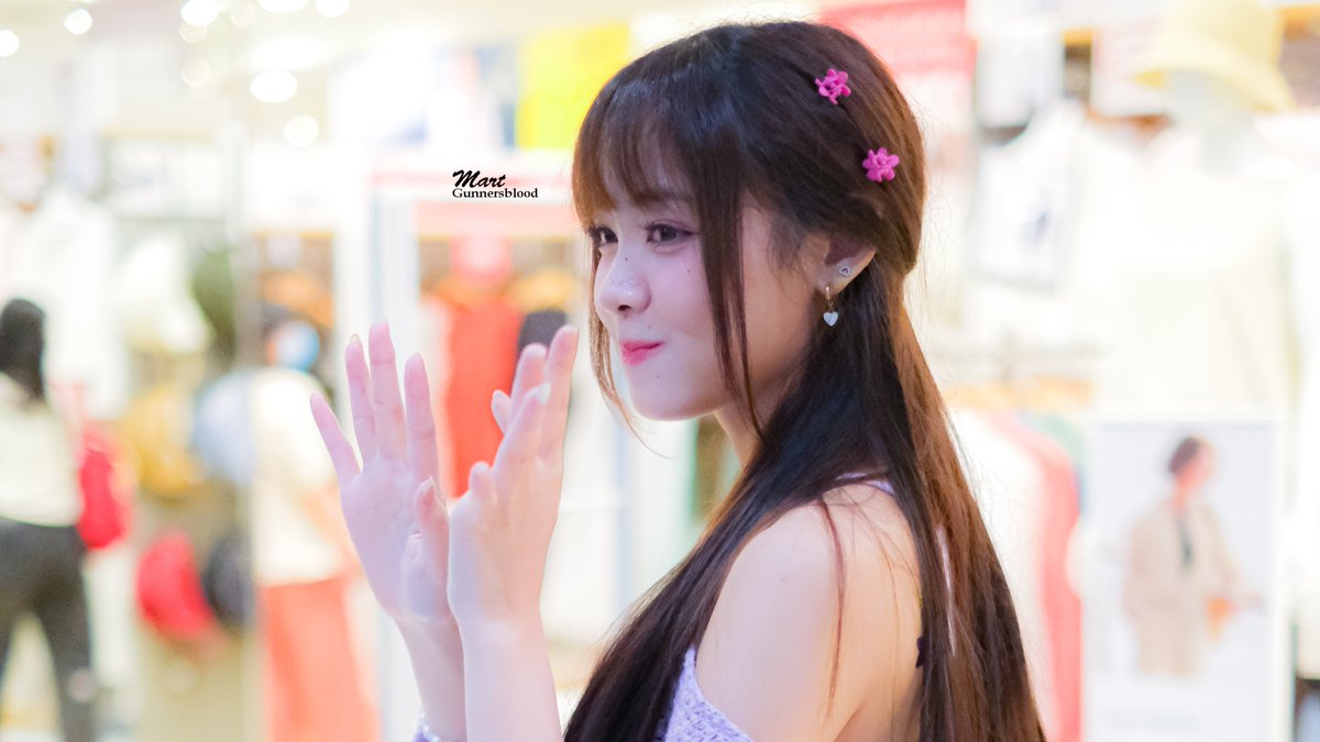 ได้เจอกันแล้วทำไมคิดถึงมากกว่าเดิมน้าาาาา 

More Pictures 
facebook.com/share/p/1GZssC…

#YoghurtBNK48 #BNK48 #CGM48 #GreenFlashTH_Roadshow #BNK4818thSINGLE #GreenFlashTH #CGM489thSINGLE #TotsuzenDoLoveMeTH #TotsuzenDoLoveMeTH_Roadshow #น้องโยNo1